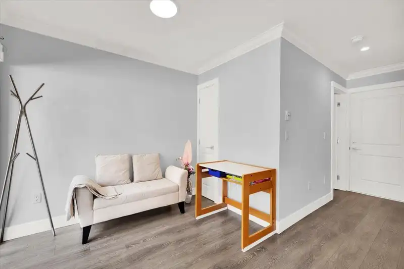 22 13328 96 AVENUE - photo 4 of 24