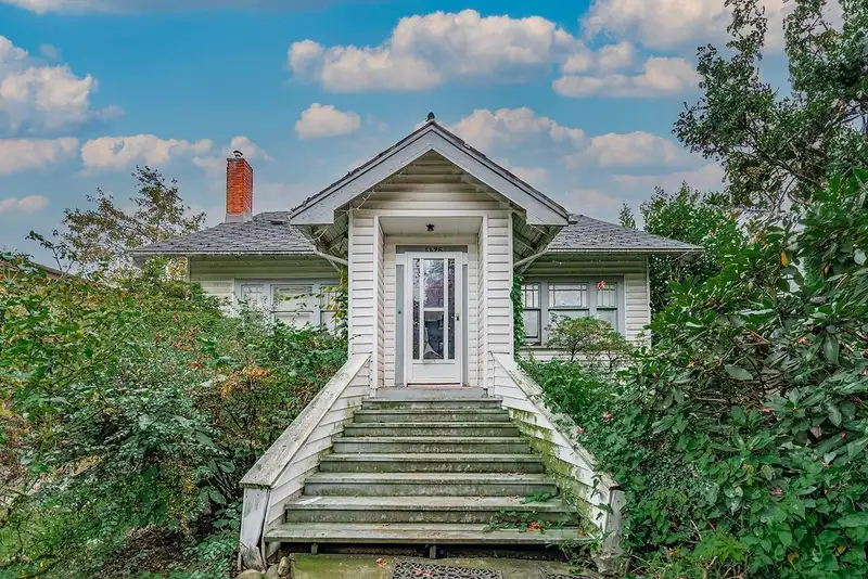 4426 IMPERIAL STREET - photo 1 of 14