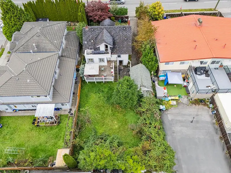 4426 IMPERIAL STREET - photo 3 of 14