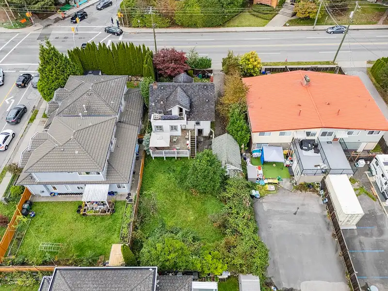 4426 IMPERIAL STREET - photo 4 of 14