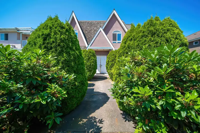 3580 SCRATCHLEY CRESCENT - photo 1 of 25
