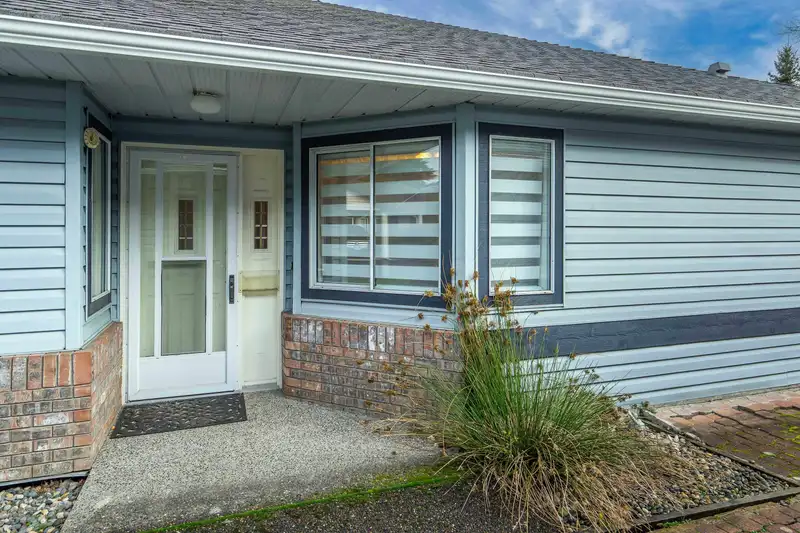 86 5550 LANGLEY BYPASS - photo 3 of 37