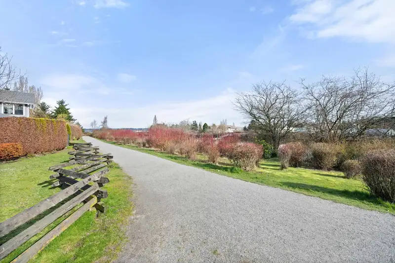 3711 142 STREET - photo 3 of 39