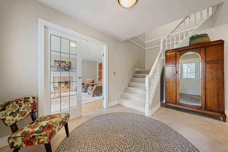 18936 57 AVENUE - photo 3 of 25