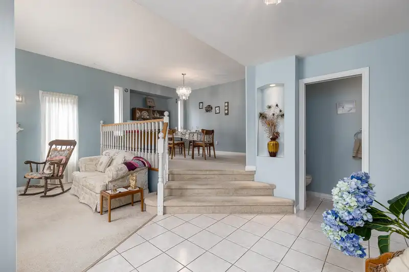 7865 154 STREET - photo 4 of 40