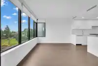 702 1588 JOHNSTON ROAD - thumbnail 19