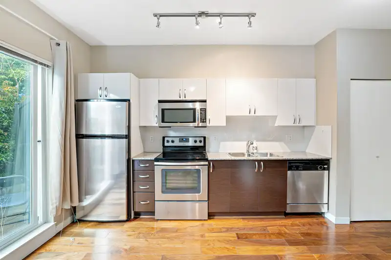 113 13728 108 AVENUE - photo 2 of 23