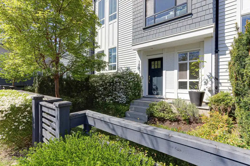 105 16433 WATSON DRIVE - photo 4 of 40