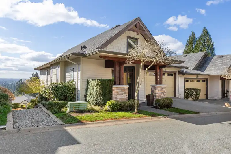 125 3458 BURKE VILLAGE PROMENADE - photo 2 of 40