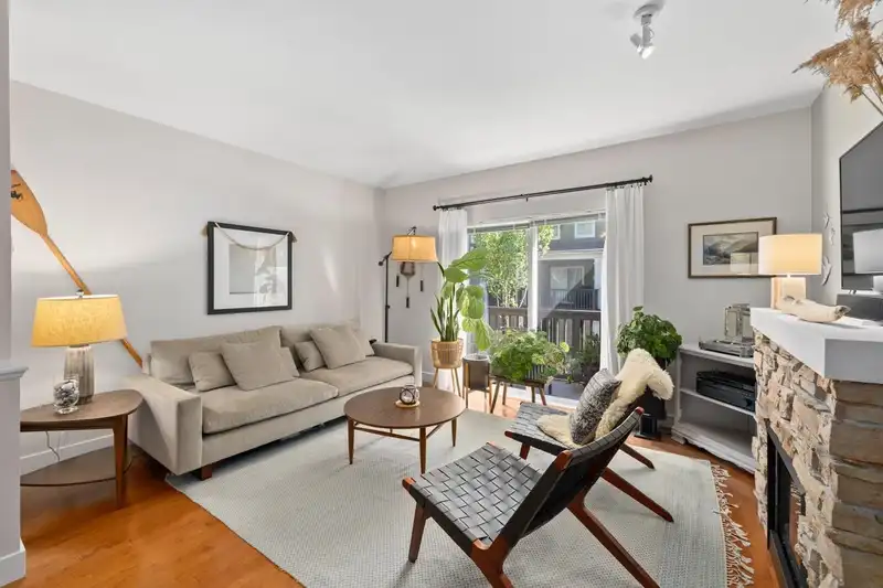 34 15233 34 AVENUE - photo 4 of 40
