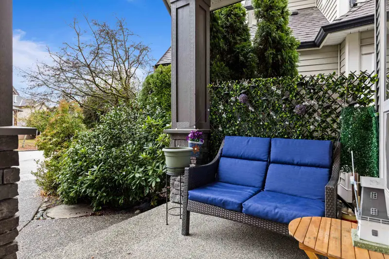 15072 61B AVENUE - photo 4 of 25