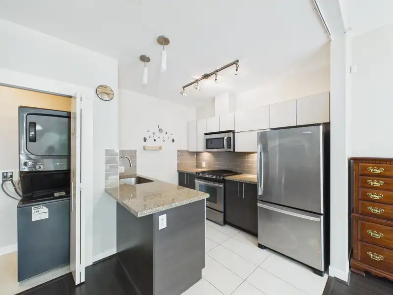 3 6733 BUSWELL STREET - photo 4 of 13