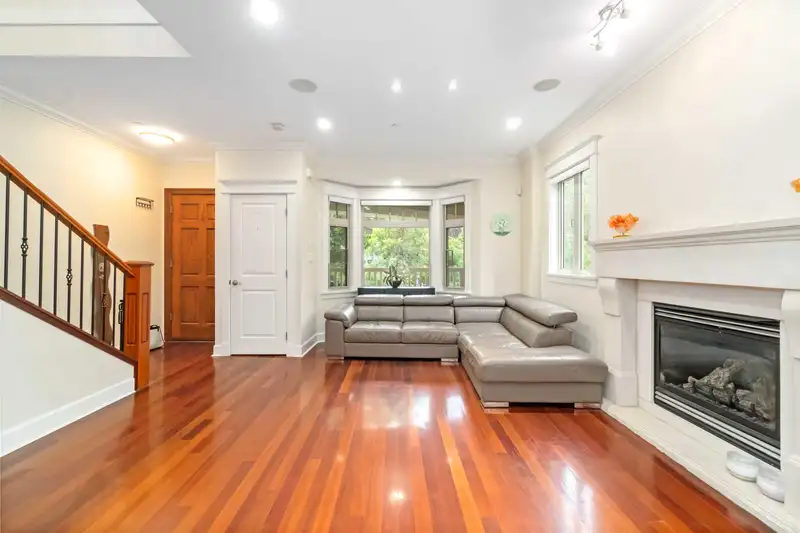 2506 W 8TH AVENUE - photo 3 of 22