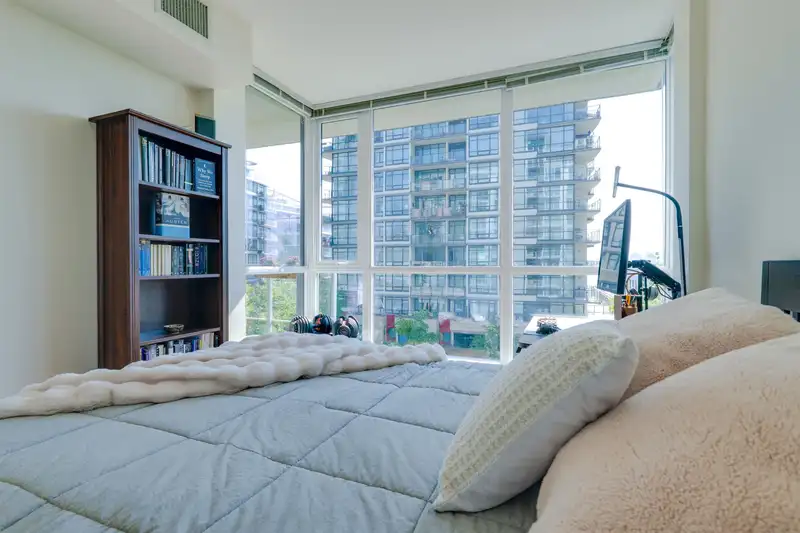 508 168 EAST ESPLANADE - photo 3 of 28