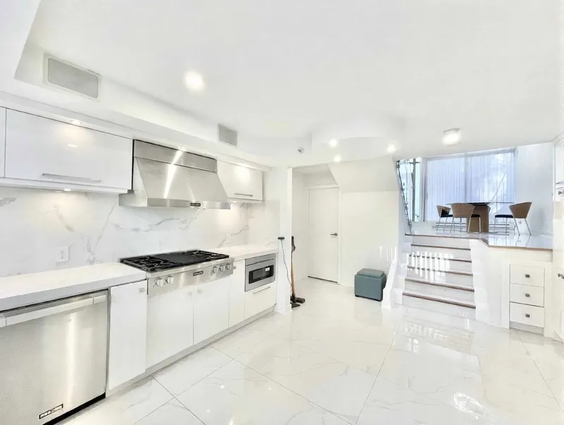 1235 ALBERNI STREET - photo 1 of 24