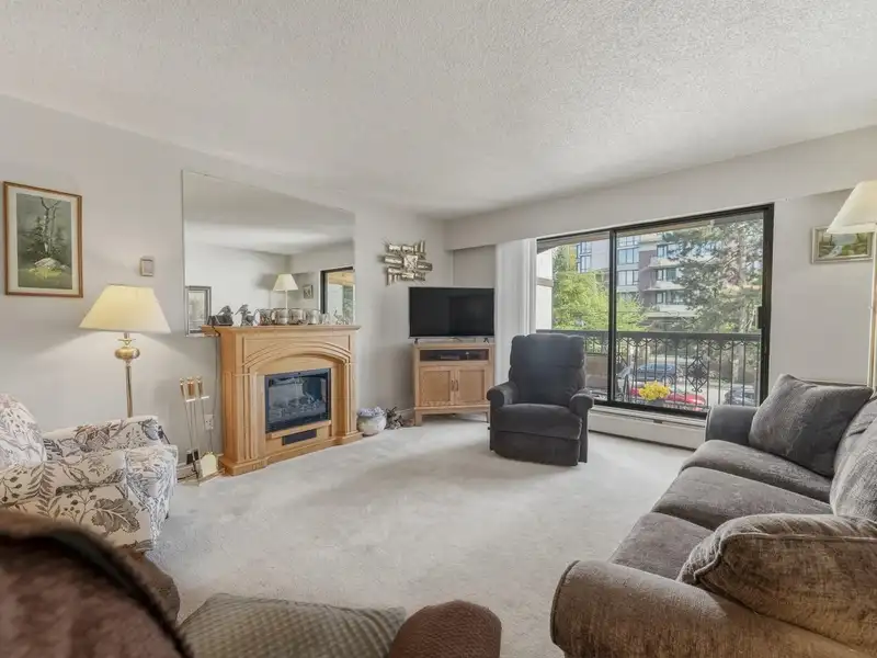 206 721 HAMILTON STREET - photo 1 of 21