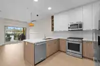 102 14022 NORTH BLUFF ROAD - thumbnail 2