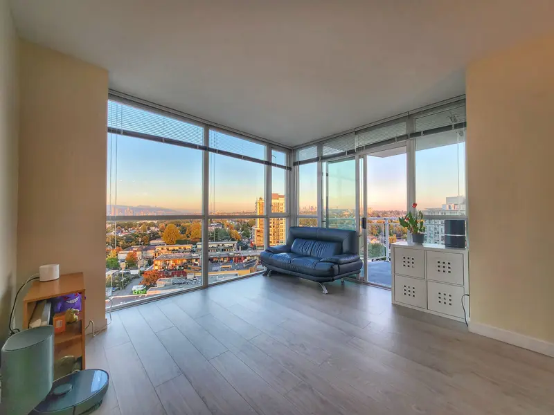 1307 4028 KNIGHT STREET - photo 3 of 15