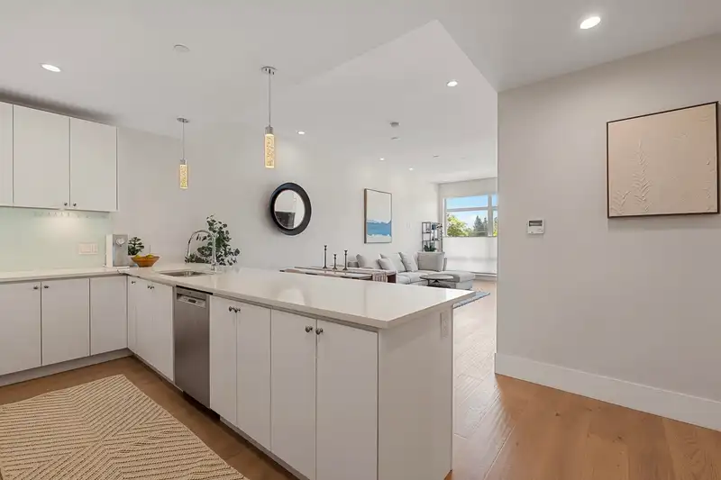 206 1591 BOWSER AVENUE - photo 4 of 31