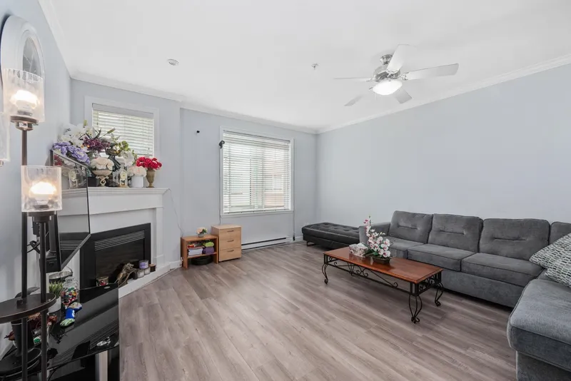 46 8633 159 STREET - photo 4 of 25