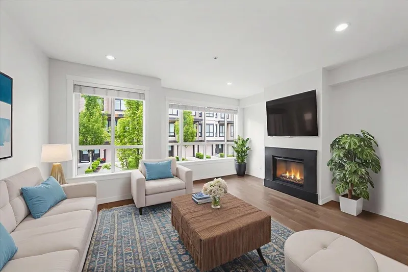 9 100 WOOD STREET - photo 1 of 25