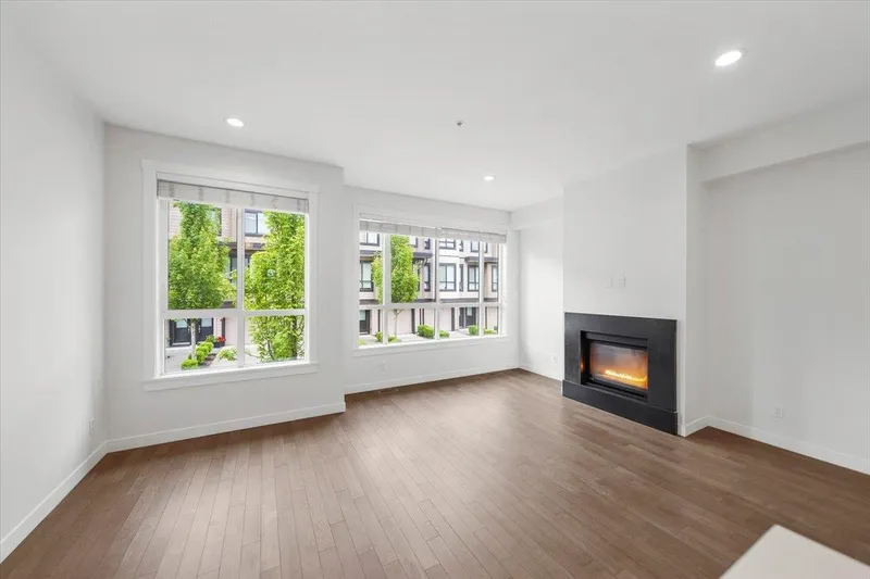 9 100 WOOD STREET - photo 2 of 25