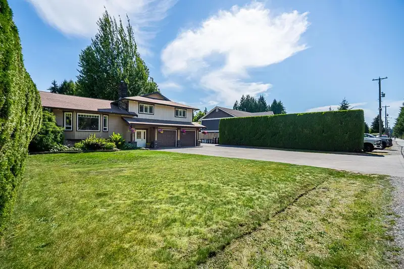 24762 58A AVENUE - photo 2 of 40