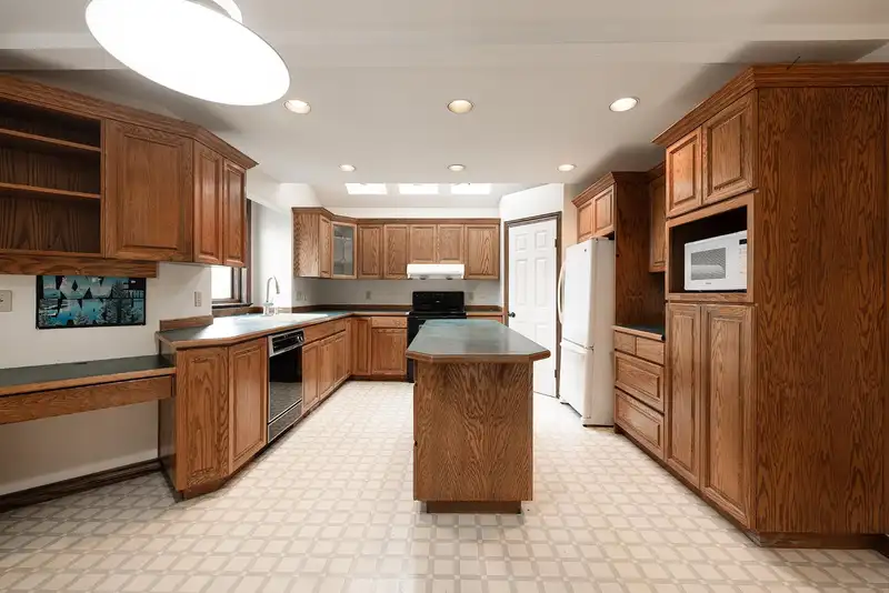 7943 ROSEWOOD STREET - photo 4 of 37