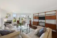 304 1490 PENNYFARTHING DRIVE - thumbnail 3