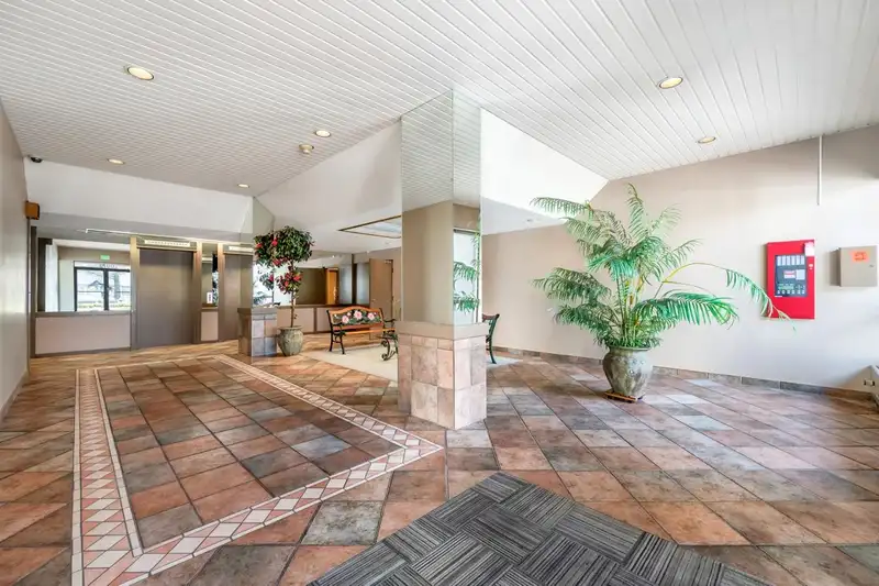 901 7100 GILBERT ROAD - photo 3 of 19