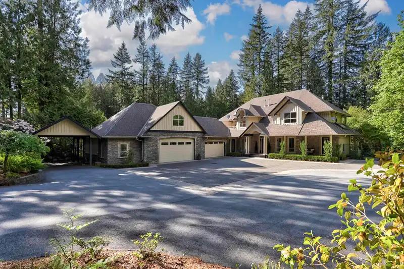 23669 128 CRESCENT - photo 1 of 27