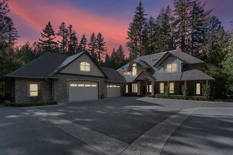 23669 128 CRESCENT - photo 2 of 27
