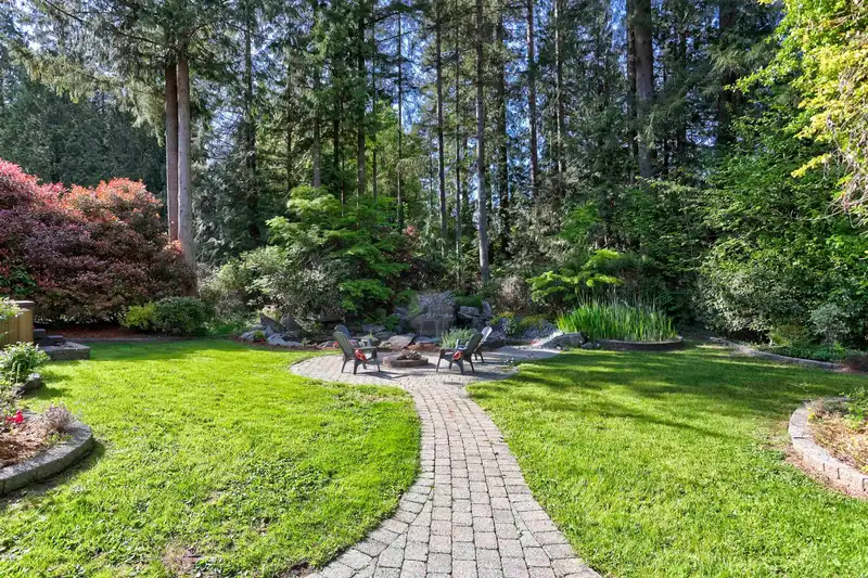23669 128 CRESCENT - photo 3 of 27