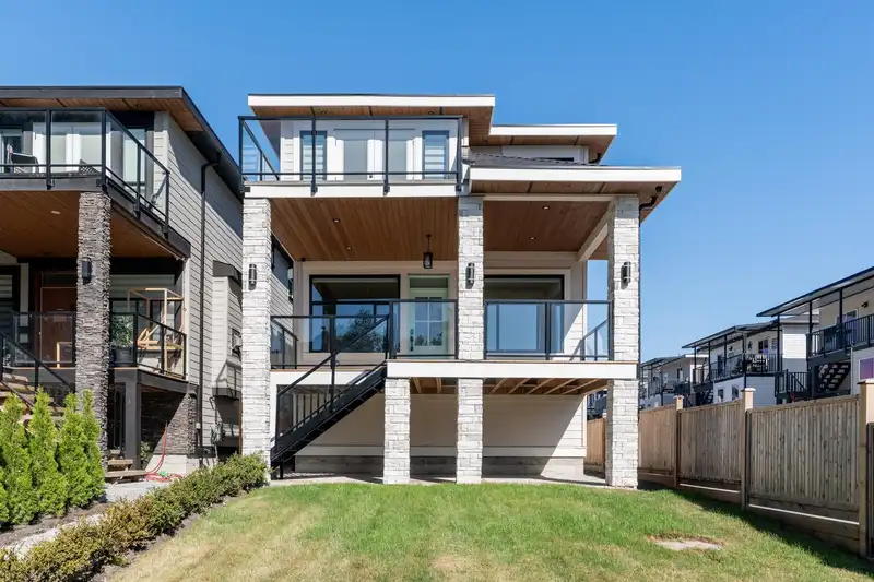 215 MABEL STREET - photo 2 of 40