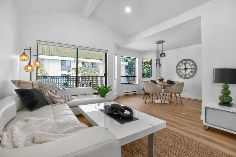 307 1460 MARTIN STREET - photo 1 of 26
