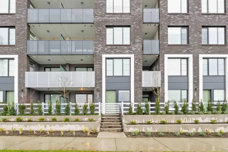 109 15848 FRASER HIGHWAY - photo 3 of 17