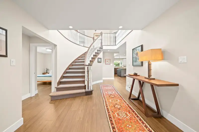 10131 HOLLYWELL DRIVE - photo 3 of 40