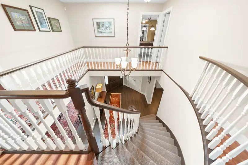10131 HOLLYWELL DRIVE - photo 4 of 40