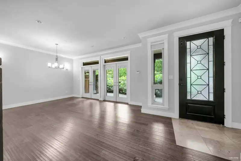 3 651 W 14TH STREET - photo 3 of 40