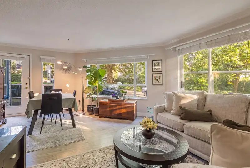 111 889 W 7TH AVENUE - photo 1 of 30