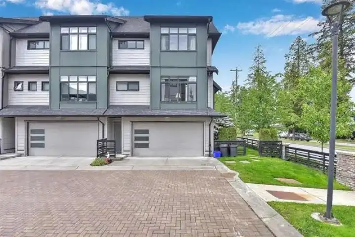 17 15177 60 AVENUE - photo 2 of 29