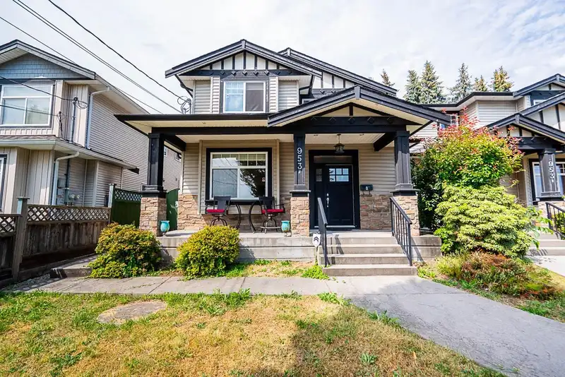 953A ALDERSON AVENUE - photo 1 of 37