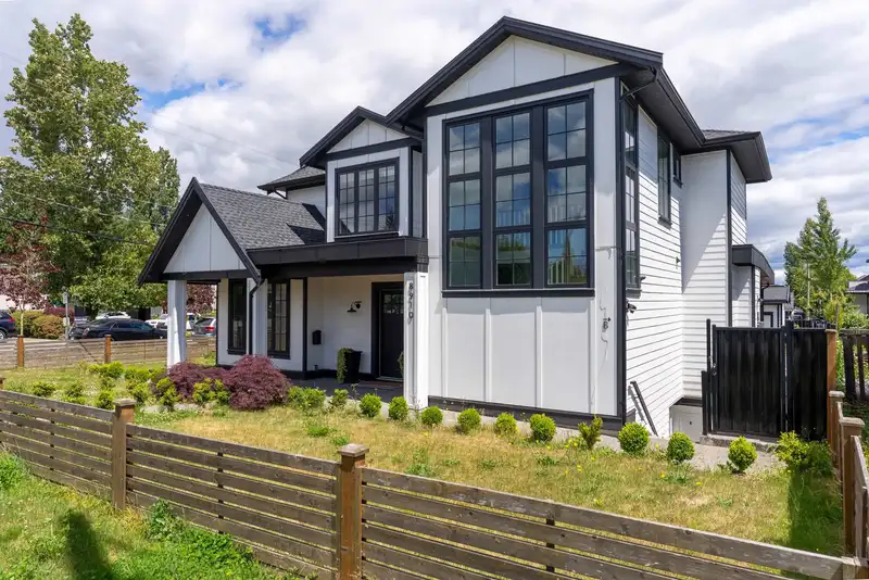 8910 117A STREET - photo 2 of 36