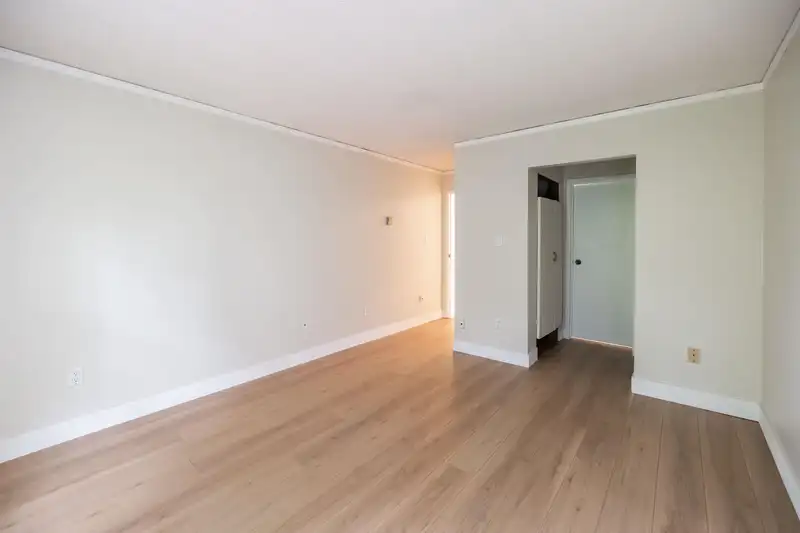 308 15268 100 AVENUE - photo 4 of 25