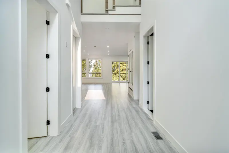 4 5988 LINDEMAN STREET - photo 3 of 25