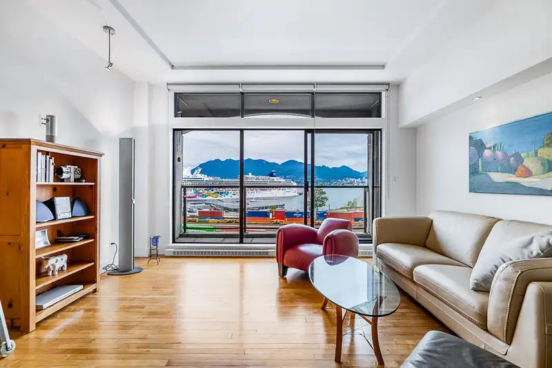 408 345 WATER STREET - photo 1 of 26