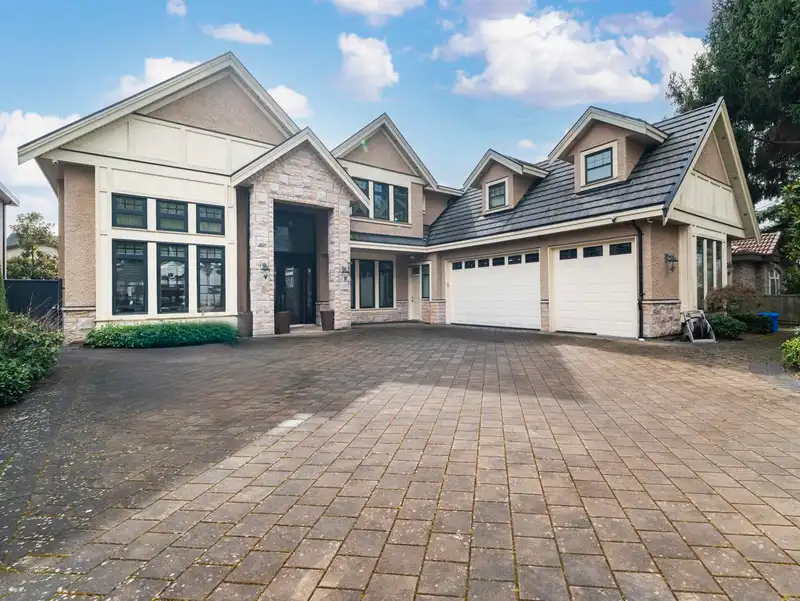 4860 PENDLEBURY ROAD - photo 2 of 14