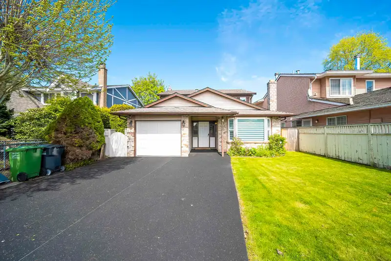 10651 CANSO CRESCENT - photo 3 of 28