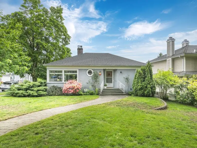 2506 W 15TH AVENUE - photo 2 of 40