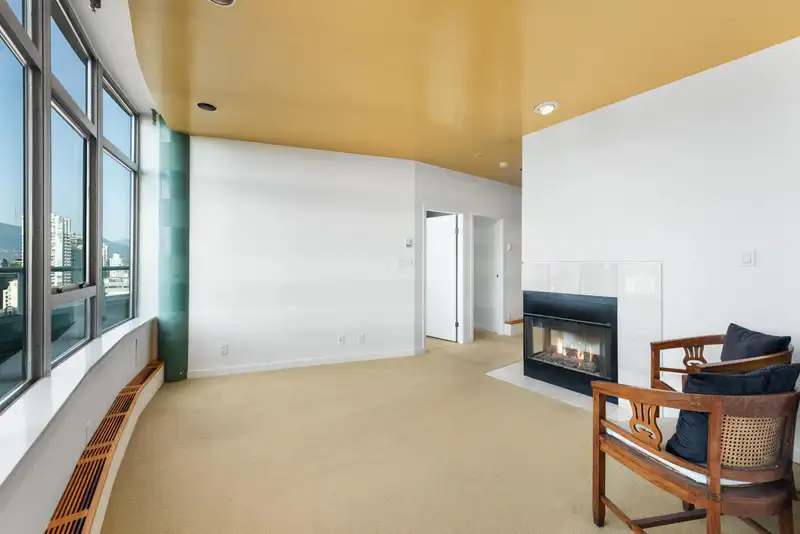 1801 1277 NELSON STREET - photo 4 of 39